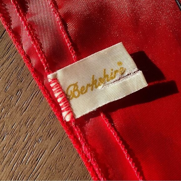 😊 3/$30 Berkshire Red Print Silky Scarf Shawl made in Korea - Picture 3 of 6